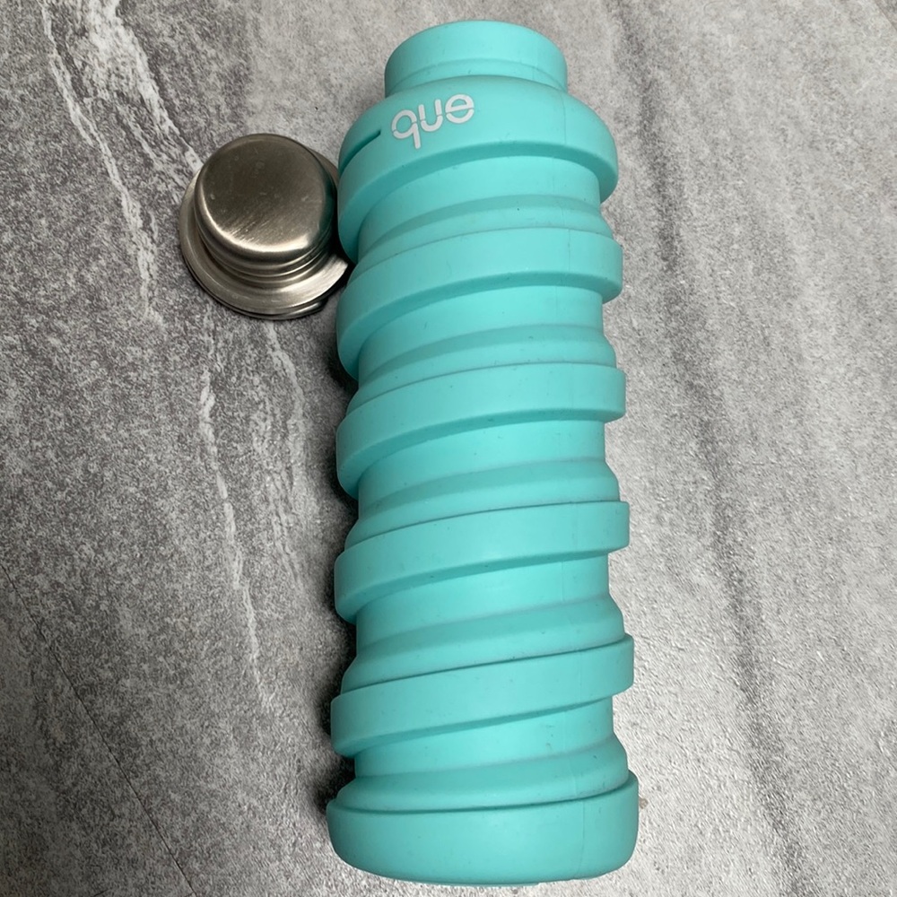 Que 12 oz Silicone collapsible water bottle, mint